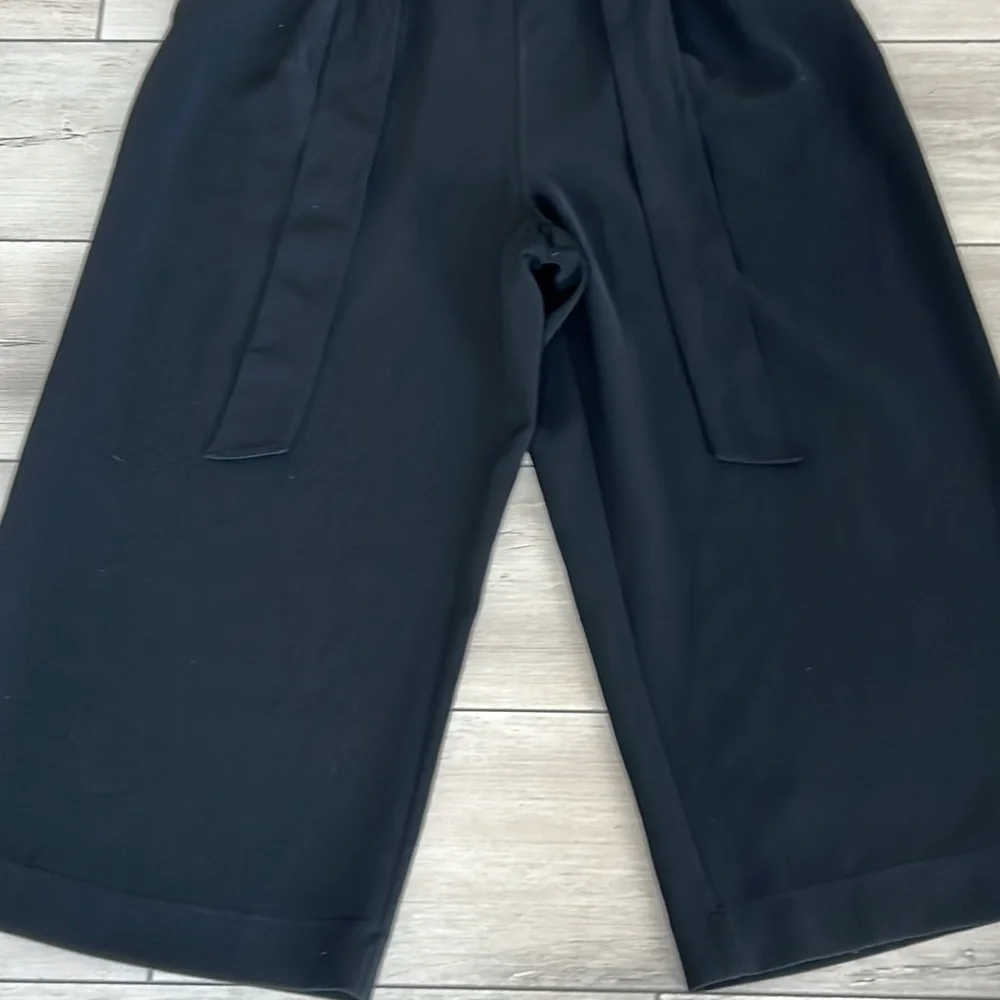 Lululemon Noir Crop wide leg tie front pants in black size 8